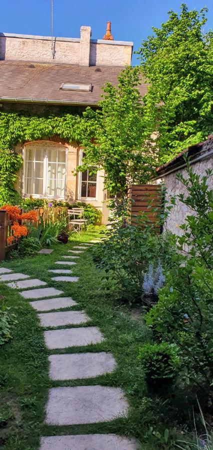 Appartement De Charme Au Coeur De Nevers Exterior foto